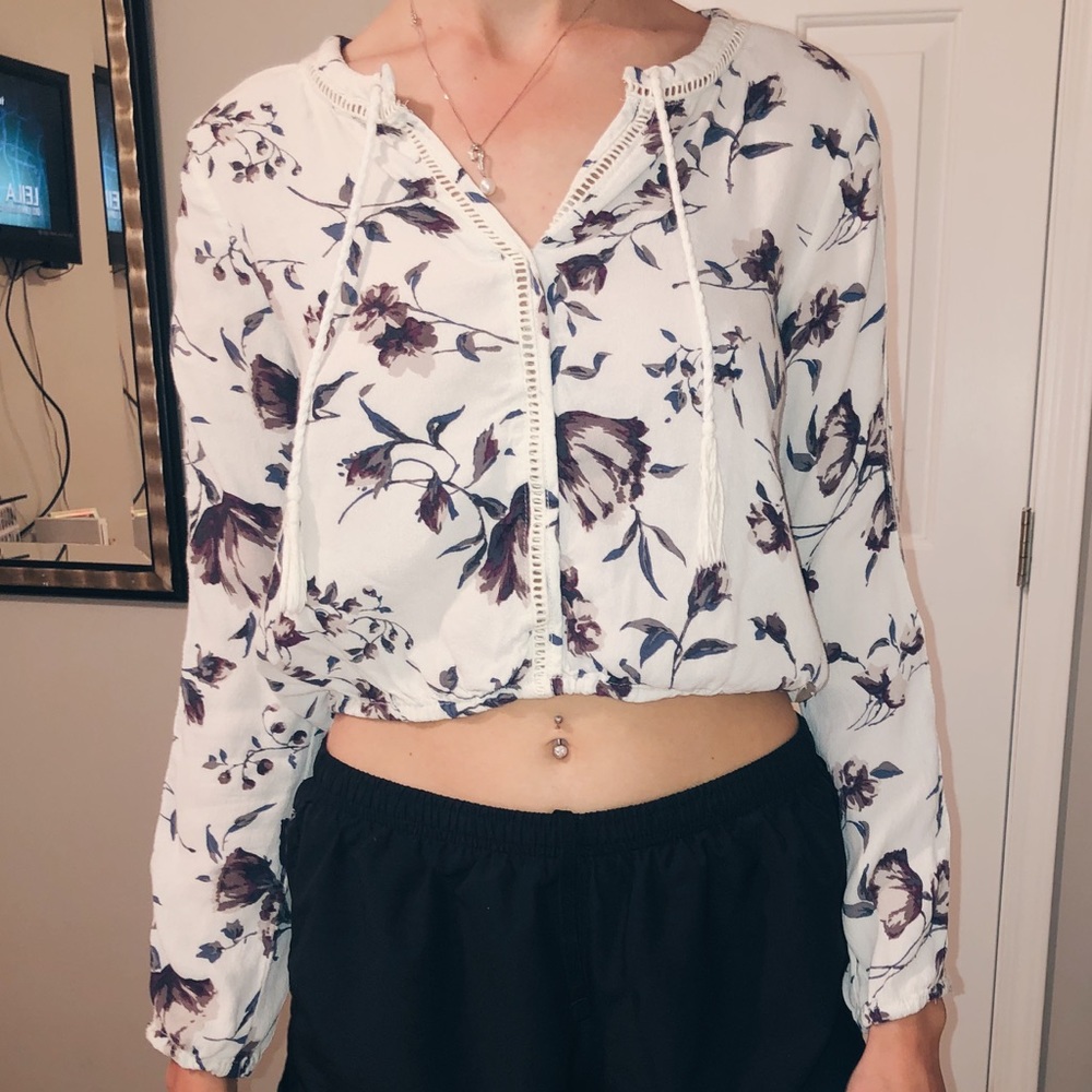 Kendall & Kylie Cropped Blouse